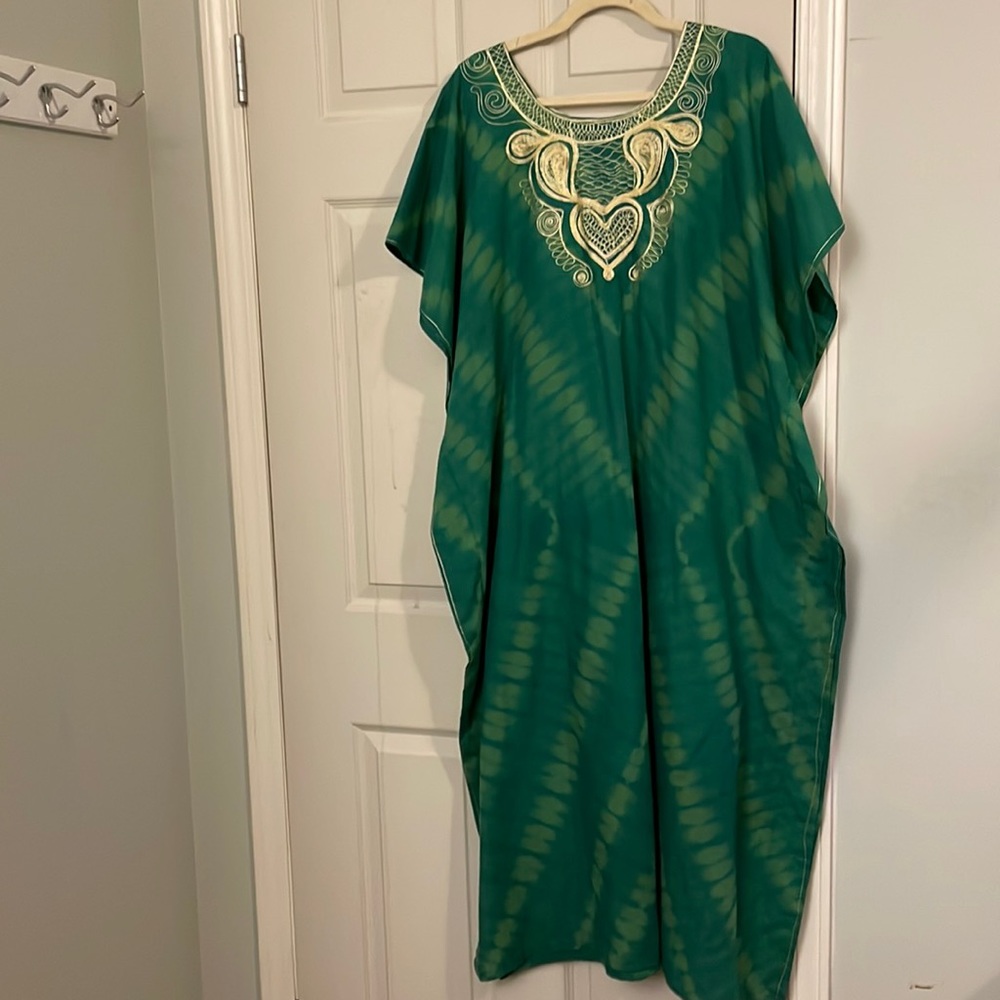 OS NWOT Glam Green & Gold Embroidered Tie Dye Mumu Type Dress fr South Africa